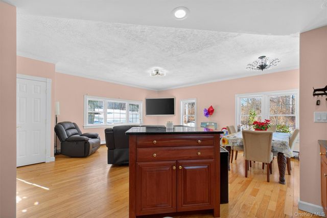 8 Garrett Place, Carmel, NY 10512