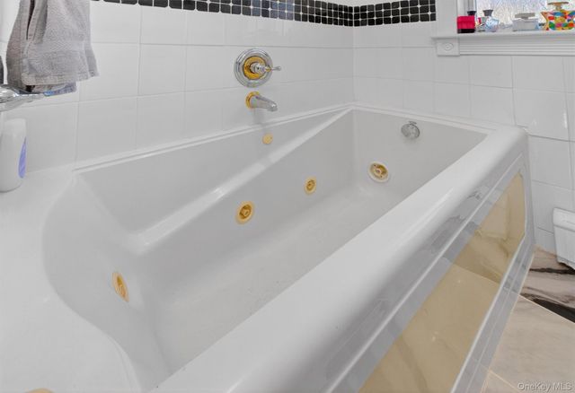 8 Garrett Place, Carmel, NY 10512