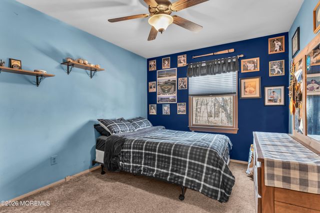 10 Cobblestone Court, Howell, NJ 07731