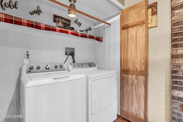 10 Cobblestone Court, Howell, NJ 07731