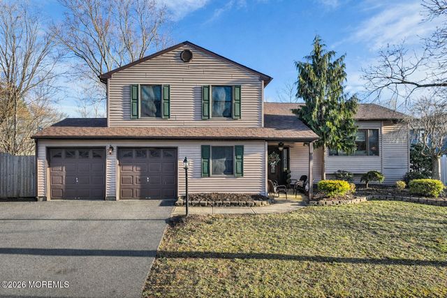 10 Cobblestone Court, Howell, NJ 07731