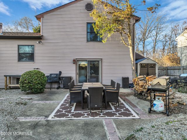 10 Cobblestone Court, Howell, NJ 07731