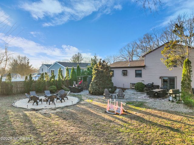 10 Cobblestone Court, Howell, NJ 07731