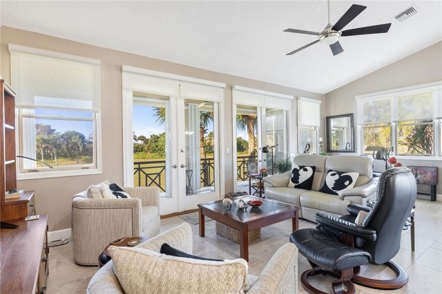 4877 N Newport Island Drive 14D, Vero Beach, FL 32967