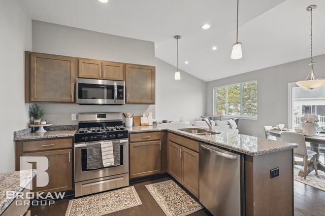 1389 Luxington Drive, Lapeer, MI 48446