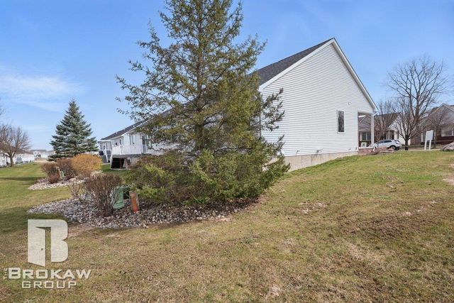 1389 Luxington Drive, Lapeer, MI 48446