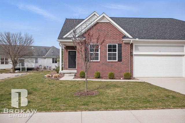 1389 Luxington Drive, Lapeer, MI 48446