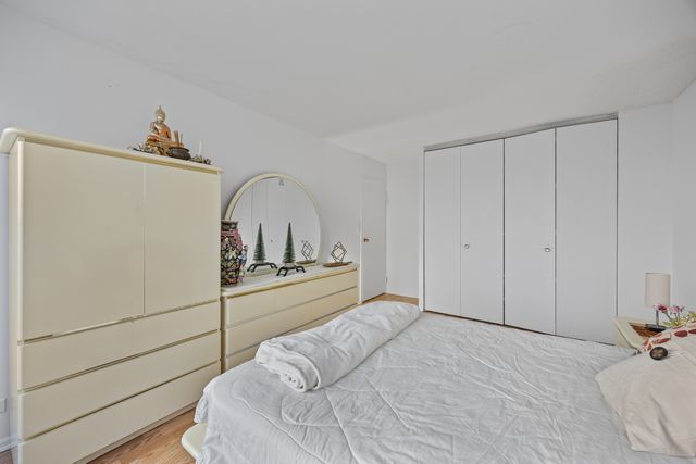 5100 N Marine Drive 17L, Chicago, IL 60640