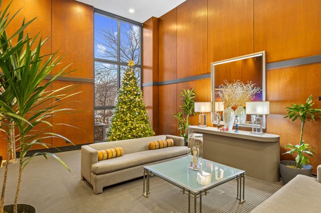 5100 N Marine Drive 17L, Chicago, IL 60640