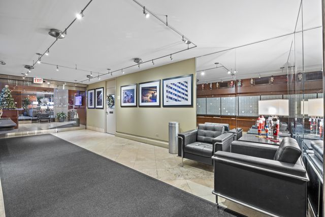 5100 N Marine Drive 17L, Chicago, IL 60640