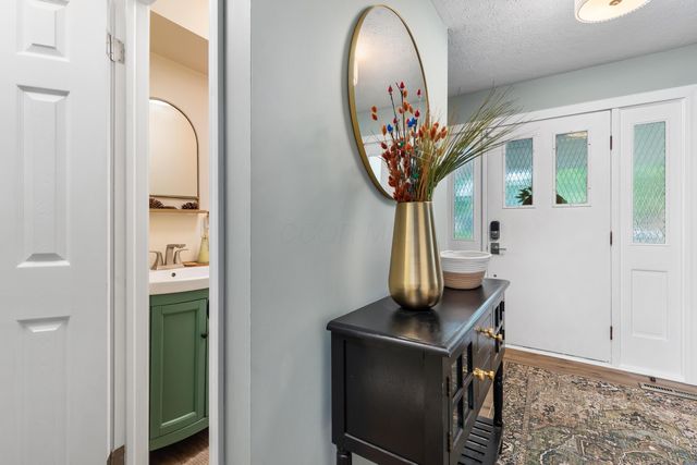 992 Conestoga Drive, Columbus, OH 43213