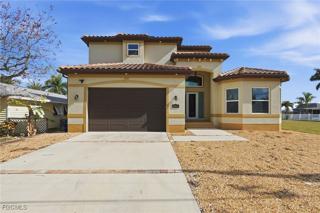 2038 Bahama AVE, Fort Myers, FL 33905