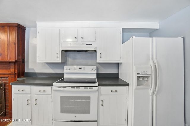 1561 N Stadium Road, Oregon, OH 43616