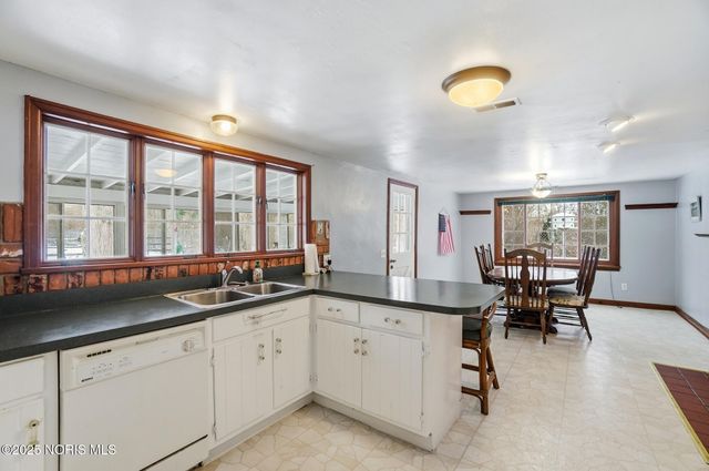 1561 N Stadium Road, Oregon, OH 43616