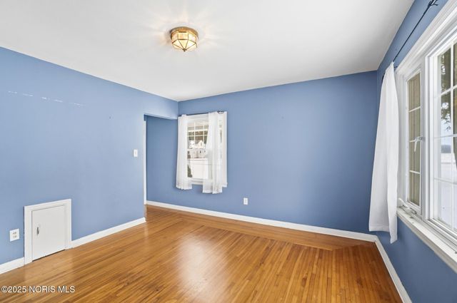 1561 N Stadium Road, Oregon, OH 43616