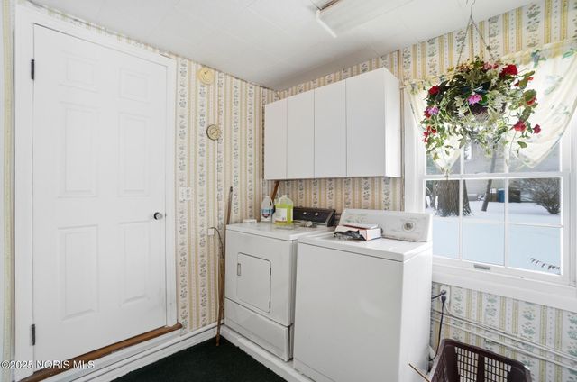 1561 N Stadium Road, Oregon, OH 43616