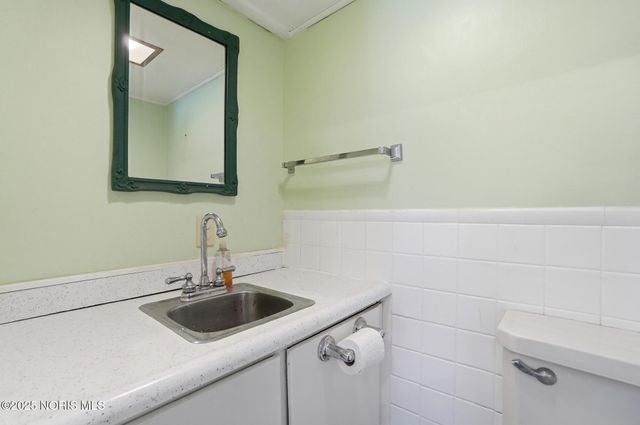 1561 N Stadium Road, Oregon, OH 43616