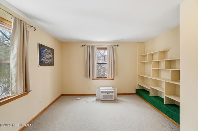 1561 N Stadium Road, Oregon, OH 43616