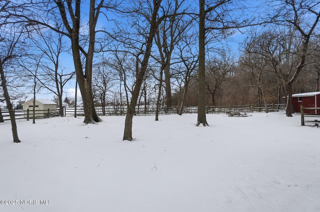 1561 N Stadium Road, Oregon, OH 43616