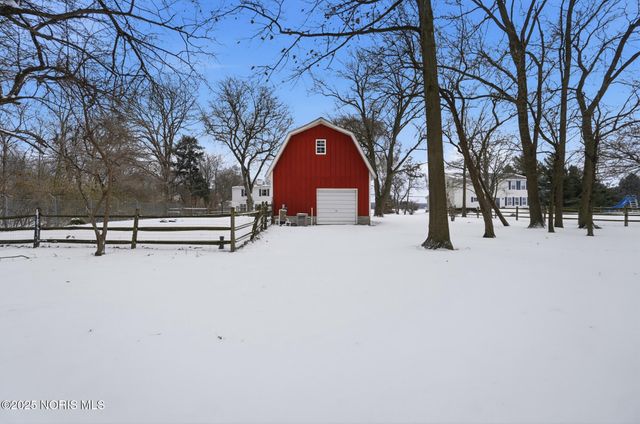 1561 N Stadium Road, Oregon, OH 43616