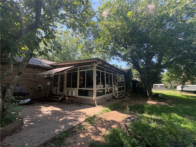 309 S INGLEWOOD Avenue, Russellville, AR 72801