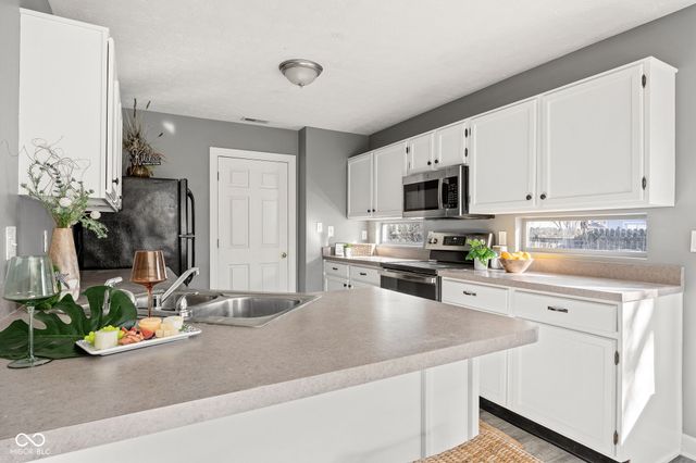 9989 Worthington Boulevard, Fishers, IN 46038