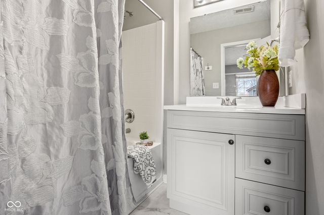 9989 Worthington Boulevard, Fishers, IN 46038