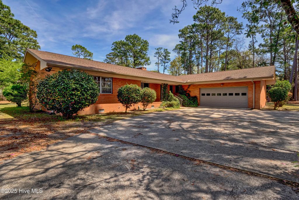4141 Lake Avenue, Wilmington, NC 28403