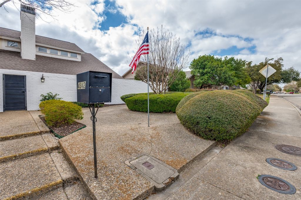 4342 Harvest Hill Road, Dallas, TX 75244
