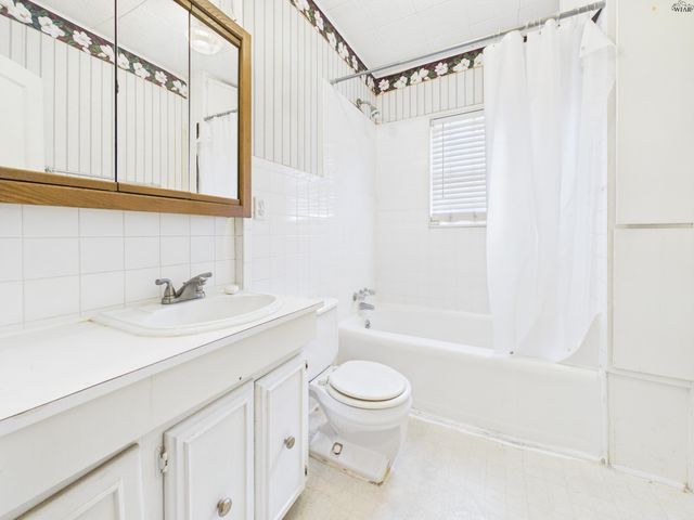 2202 PIEDMONT PLACE, Wichita Falls, TX 76308