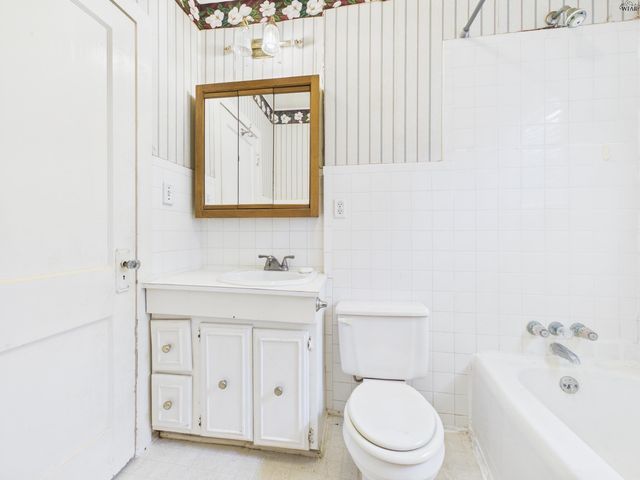 2202 PIEDMONT PLACE, Wichita Falls, TX 76308