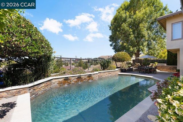 318 Sunset Dr, Danville, CA 94506
