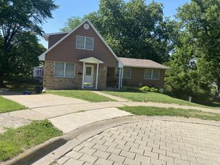2356-58 Hillandale Road, Davenport, IA 52804