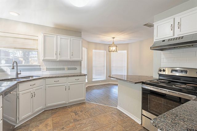 5605 Calais Dr, Tyler, TX 75704
