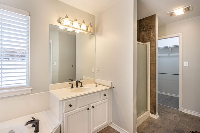 5605 Calais Dr, Tyler, TX 75704