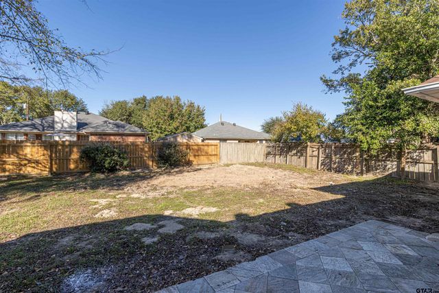 5605 Calais Dr, Tyler, TX 75704