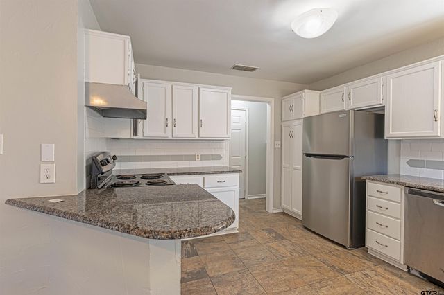 5605 Calais Dr, Tyler, TX 75704
