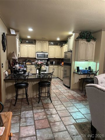 512 Oakland Court, Ardmore, OK 73401