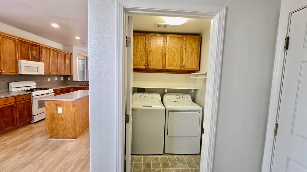 Image 10 of property listing at 389 389 Burlington Dr, Tracy, CA 95376