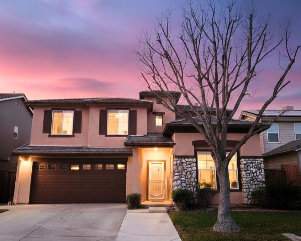 Image 2 of property listing at 389 389 Burlington Dr, Tracy, CA 95376