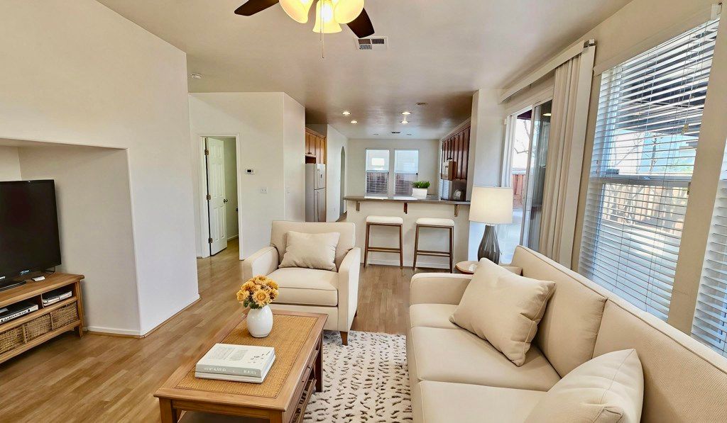 Image 7 of property listing at 389 389 Burlington Dr, Tracy, CA 95376