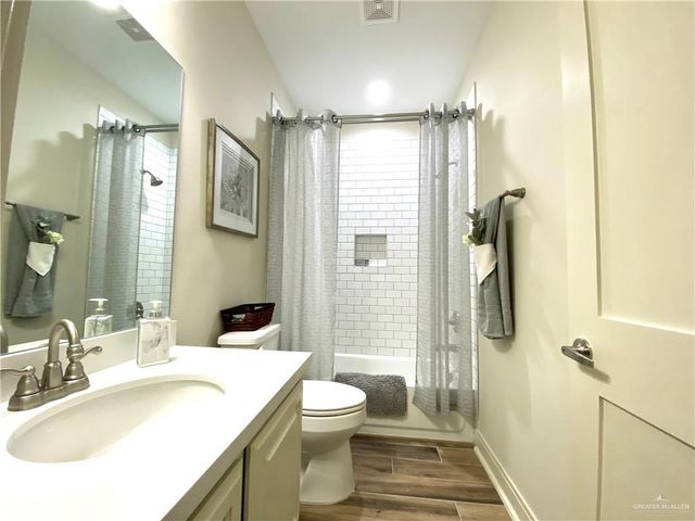 2203 Tanager Lane, Mission, TX 78572