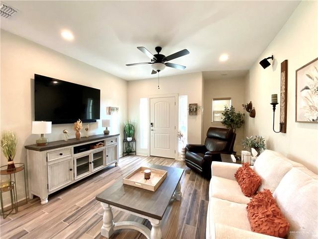 2203 Tanager Lane, Mission, TX 78572