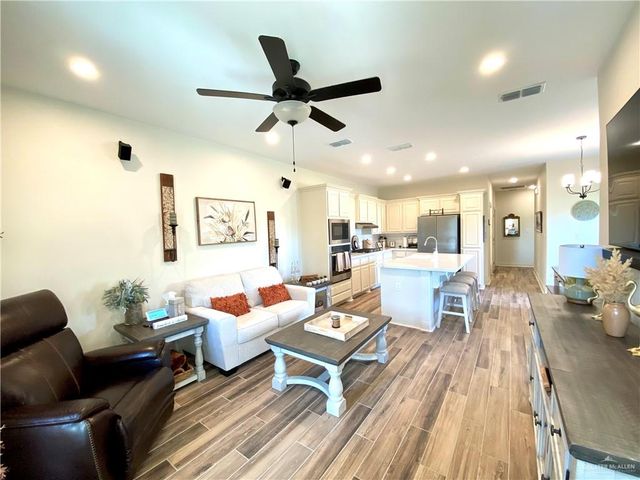 2203 Tanager Lane, Mission, TX 78572