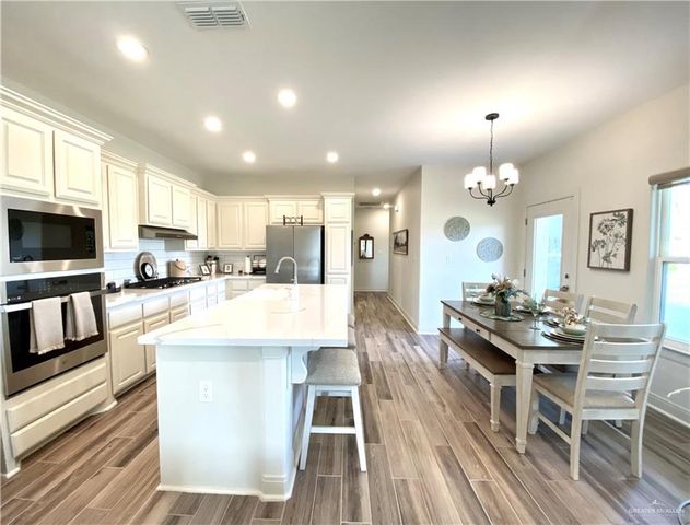 2203 Tanager Lane, Mission, TX 78572