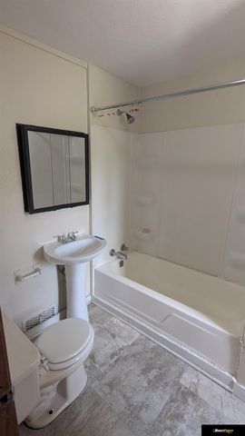 4554 N 16 Street, Omaha, NE 68110