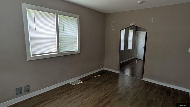 4554 N 16 Street, Omaha, NE 68110