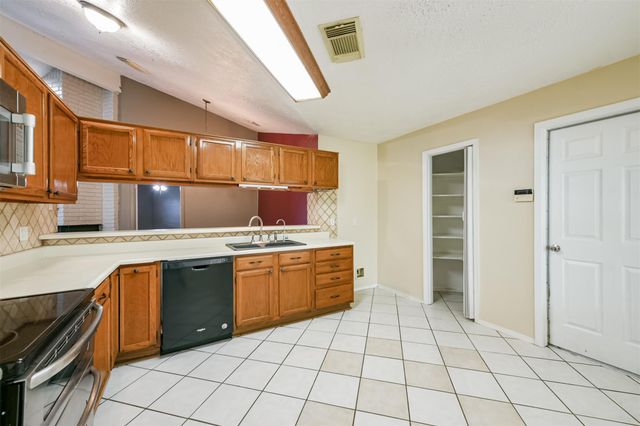 2514 General Colony Drive, Friendswood, TX 77546