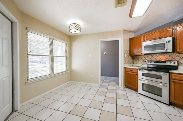 2514 General Colony Drive, Friendswood, TX 77546