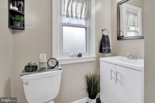 121 OLD STATE RD, Reading, PA 19606